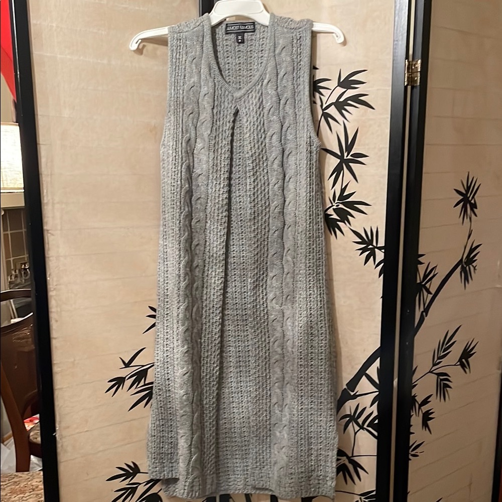 Almost Famous Gray Sleeveless Sheath Sweater